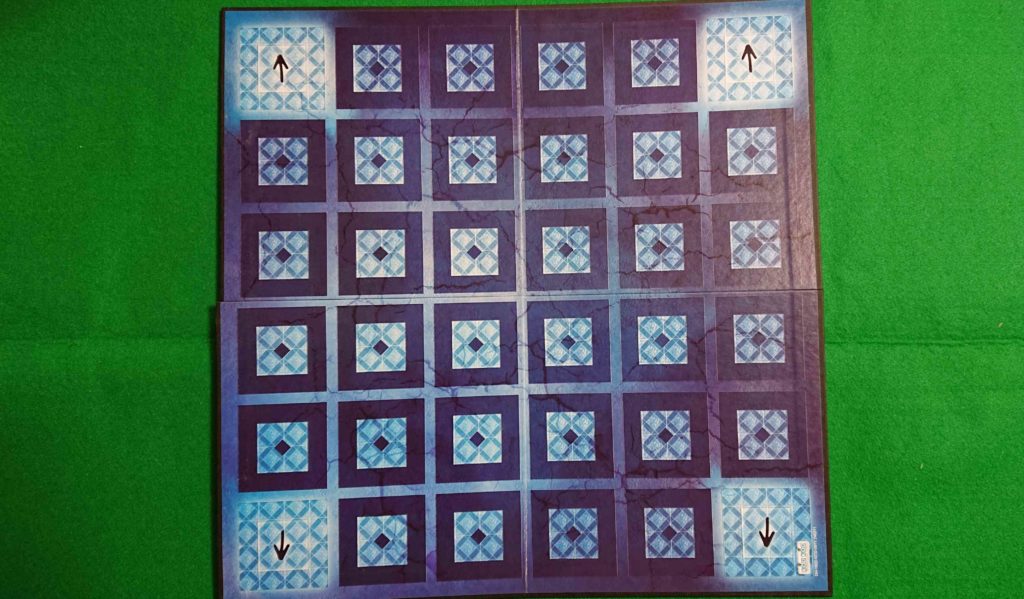 ボードゲーム　ガイスターのボード